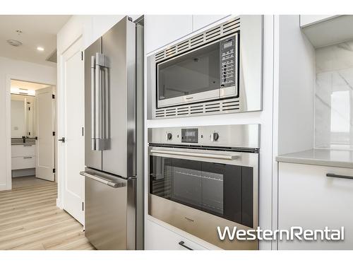 1401 8551 201 Street, Langley, BC - Indoor Photo Showing Kitchen