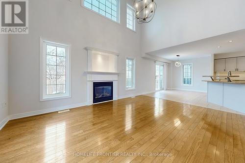 18 Benjamin Lane, Barrie, ON - Indoor Photo Showing Living Room With Fireplace