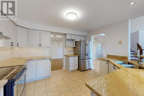 18 Benjamin Lane, Barrie, ON - Indoor Photo Showing Kitchen With Double Sink