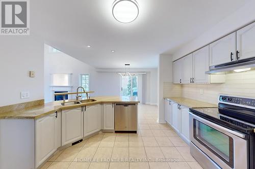 18 Benjamin Lane, Barrie, ON - Indoor Photo Showing Kitchen With Double Sink