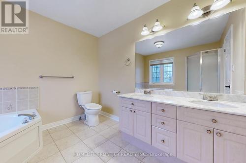 18 Benjamin Lane, Barrie, ON - Indoor Photo Showing Bathroom