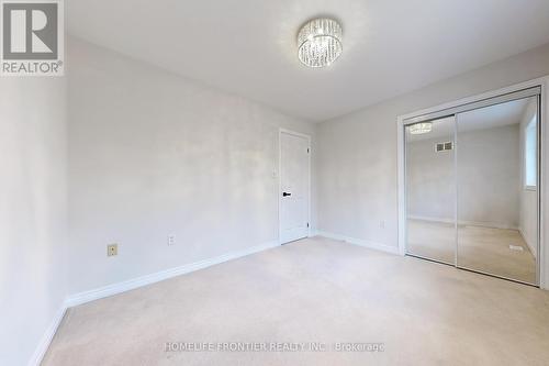 18 Benjamin Lane, Barrie, ON - Indoor Photo Showing Other Room