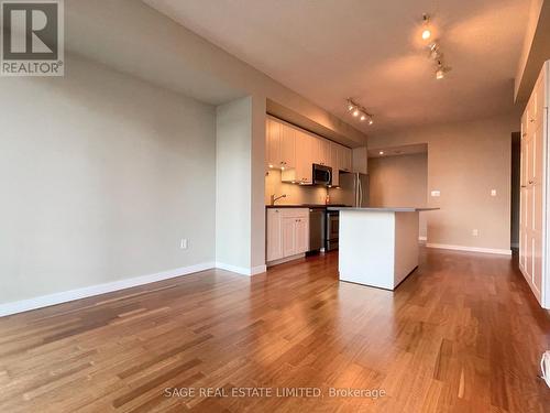 1201 - 285 Mutual Street, Toronto, ON - Indoor Photo Showing Kitchen