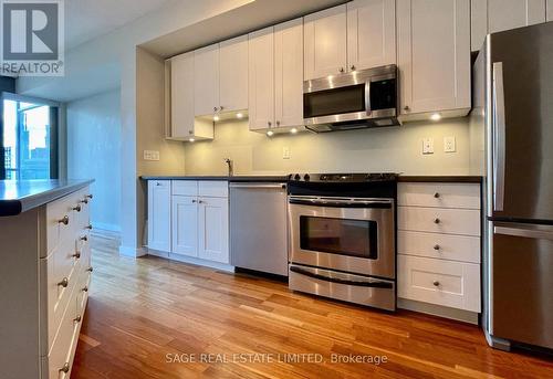 1201 - 285 Mutual Street, Toronto, ON - Indoor Photo Showing Kitchen With Stainless Steel Kitchen