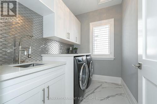 430 Stanfield Drive, Oakville, ON - Indoor Photo Showing Laundry Room