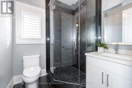 430 Stanfield Drive, Oakville, ON - Indoor Photo Showing Bathroom