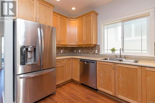 952 Walfred Rd, Langford, BC - Indoor Photo Showing Kitchen With Stainless Steel Kitchen With Double Sink