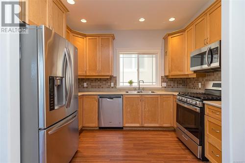 952 Walfred Rd, Langford, BC - Indoor Photo Showing Kitchen With Stainless Steel Kitchen With Double Sink