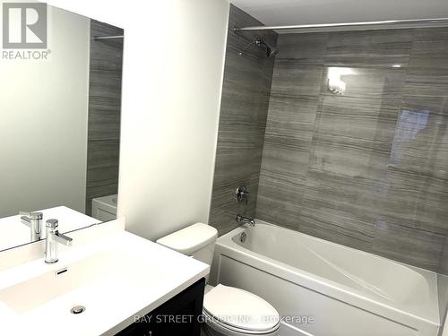 Th307 - 130 Honeycrisp Crescent, Vaughan, ON - Indoor Photo Showing Bathroom