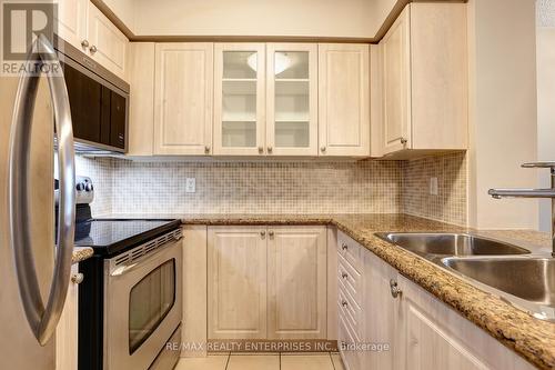 1001 - 225 Sherway Gardens Road, Toronto, ON - Indoor Photo Showing Kitchen With Double Sink