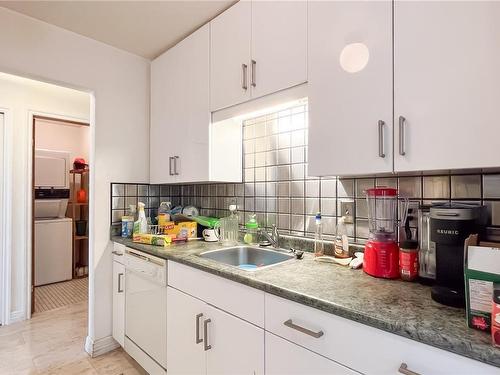 116-290 Regina Ave, Saanich, BC - Indoor Photo Showing Kitchen