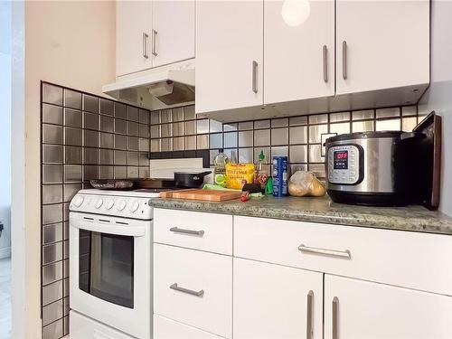 116-290 Regina Ave, Saanich, BC - Indoor Photo Showing Kitchen