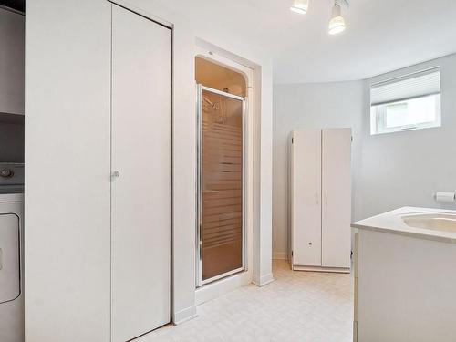 Salle de bains - 1120 Rue Chantovent, Sainte-Adèle, QC - Indoor Photo Showing Laundry Room