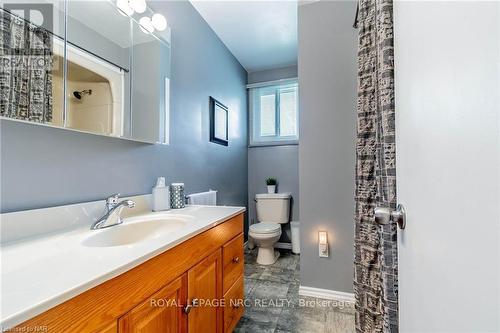 29 Bishops Road, St. Catharines (442 - Vine/Linwell), ON - Indoor Photo Showing Bathroom