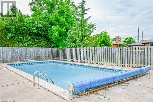 29 Bishops Road, St. Catharines (442 - Vine/Linwell), ON - Outdoor With In Ground Pool