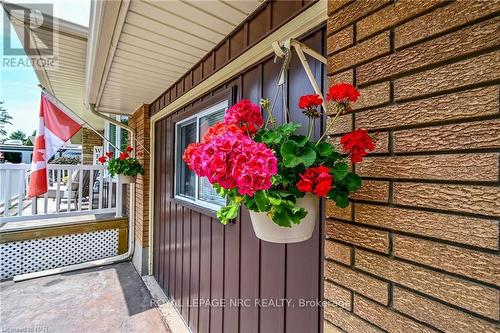 29 Bishops Road, St. Catharines (442 - Vine/Linwell), ON - Outdoor With Deck Patio Veranda With Exterior