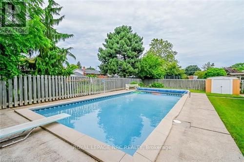 29 Bishops Road, St. Catharines (442 - Vine/Linwell), ON - Outdoor With In Ground Pool With Backyard