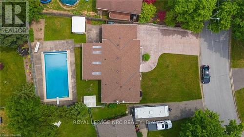 29 Bishops Road, St. Catharines (442 - Vine/Linwell), ON - Outdoor With In Ground Pool