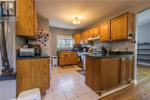 29 Lillian Place, Fort Erie (333 - Lakeshore), ON - Indoor Photo Showing Kitchen