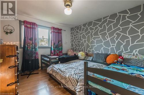 29 Lillian Place, Fort Erie (333 - Lakeshore), ON - Indoor Photo Showing Bedroom