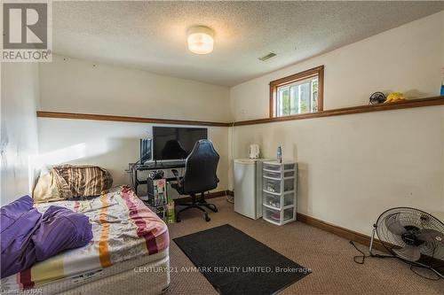 29 Lillian Place, Fort Erie (333 - Lakeshore), ON - Indoor Photo Showing Bedroom