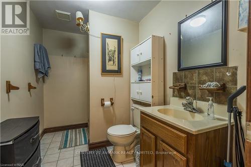 29 Lillian Place, Fort Erie (333 - Lakeshore), ON - Indoor Photo Showing Bathroom