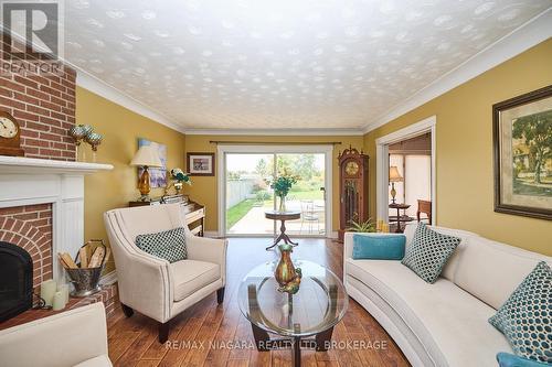 2065 Seventh St Louth, St. Catharines (454 - Rural Fourth), ON - Indoor Photo Showing Living Room With Fireplace