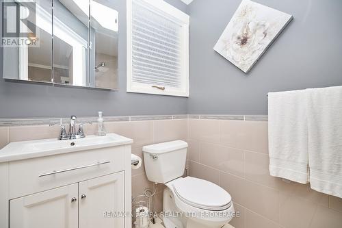 2065 Seventh St Louth, St. Catharines (454 - Rural Fourth), ON - Indoor Photo Showing Bathroom