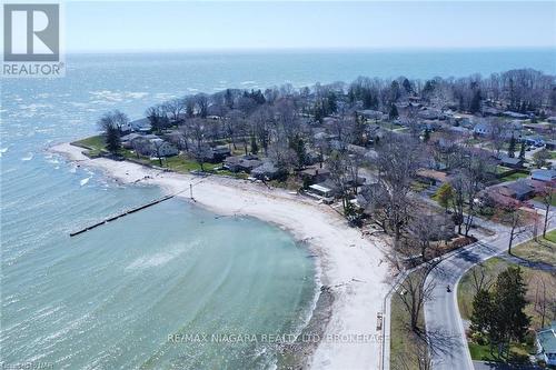 15 Oakridge Crescent, Port Colborne (878 - Sugarloaf), ON - Outdoor With Body Of Water With View