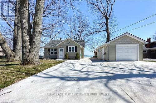 15 Oakridge Crescent, Port Colborne (878 - Sugarloaf), ON - Outdoor With Facade