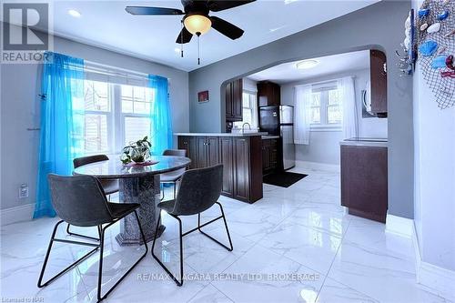 15 Oakridge Crescent, Port Colborne (878 - Sugarloaf), ON - Indoor Photo Showing Dining Room