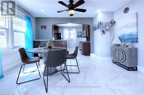 15 Oakridge Crescent, Port Colborne (878 - Sugarloaf), ON - Indoor Photo Showing Dining Room