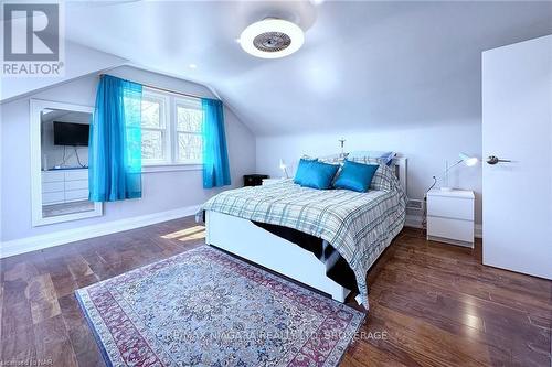 15 Oakridge Crescent, Port Colborne (878 - Sugarloaf), ON - Indoor Photo Showing Bedroom