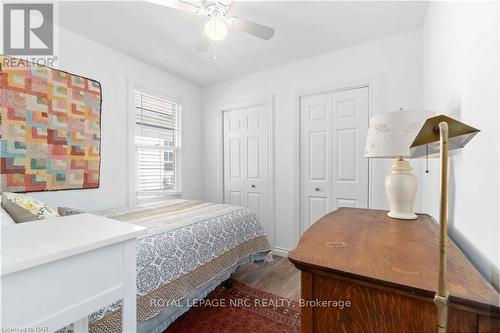 21 Johnston Street, St. Catharines (438 - Port Dalhousie), ON - Indoor Photo Showing Bedroom