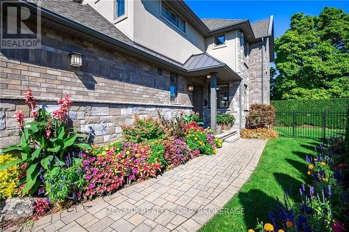 1 Tuscany Court, St. Catharines (453 - Grapeview), ON - Outdoor