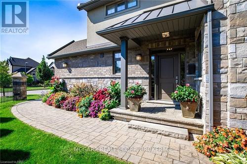 1 Tuscany Court, St. Catharines (453 - Grapeview), ON - Outdoor With Deck Patio Veranda