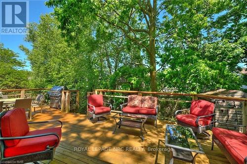 7 Scottdale Court, Pelham (662 - Fonthill), ON - Outdoor With Deck Patio Veranda