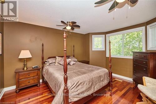 7 Scottdale Court, Pelham (662 - Fonthill), ON - Indoor Photo Showing Bedroom