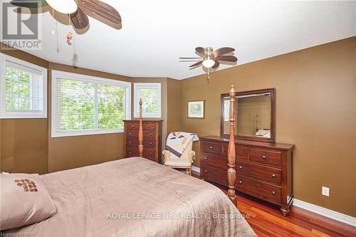 7 Scottdale Court, Pelham (662 - Fonthill), ON - Indoor Photo Showing Bedroom