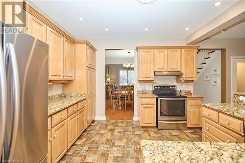 7 Scottdale Court, Pelham (662 - Fonthill), ON - Indoor Photo Showing Kitchen