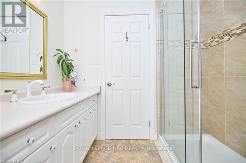 7 Scottdale Court, Pelham (662 - Fonthill), ON - Indoor Photo Showing Bathroom