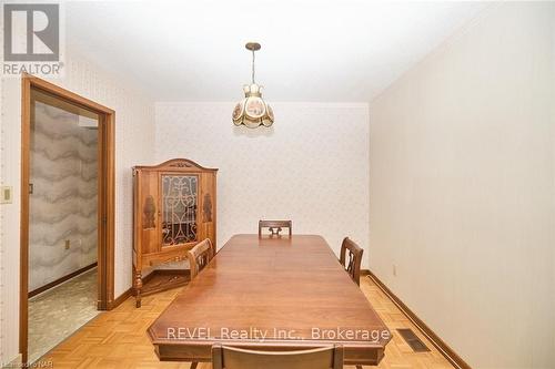 647 Vine Street, St. Catharines (437 - Lakeshore), ON - Indoor Photo Showing Dining Room