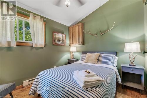 11817 Side Road 18 Road, Wainfleet (880 - Lakeshore), ON - Indoor Photo Showing Bedroom