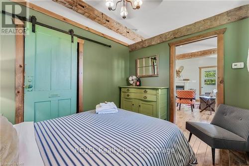 11817 Side Road 18 Road, Wainfleet (880 - Lakeshore), ON - Indoor Photo Showing Bedroom