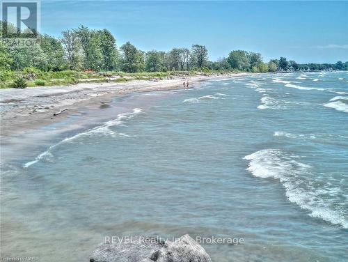 11817 Side Road 18 Road, Wainfleet (880 - Lakeshore), ON - Outdoor With Body Of Water With View