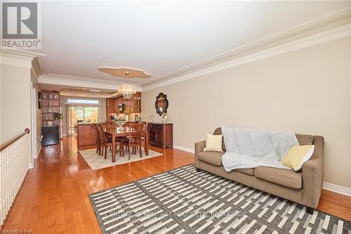 60 Bridgewater Court, Welland (767 - N. Welland), ON - Indoor Photo Showing Living Room