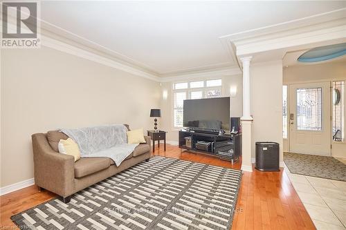 60 Bridgewater Court, Welland (767 - N. Welland), ON - Indoor Photo Showing Living Room