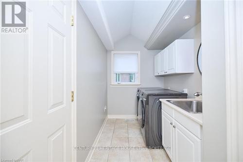 60 Bridgewater Court, Welland (767 - N. Welland), ON - Indoor Photo Showing Laundry Room