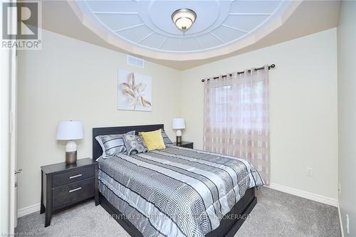 60 Bridgewater Court, Welland (767 - N. Welland), ON - Indoor Photo Showing Bedroom