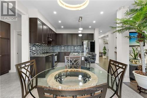 7673 Hackberry Trail, Niagara Falls (222 - Brown), ON - Indoor Photo Showing Dining Room